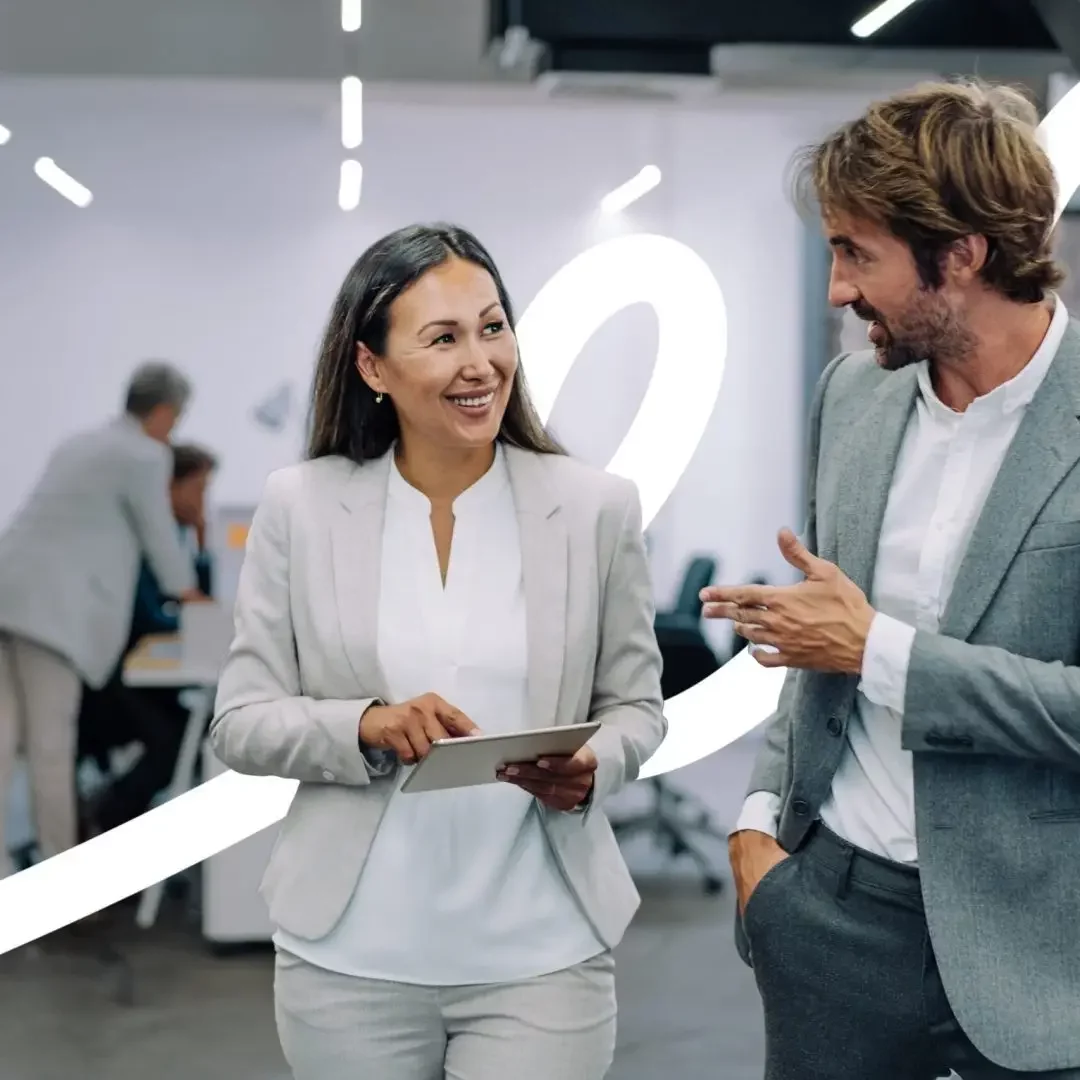 Deux professionnels en discussion lors d’une formation Cegos